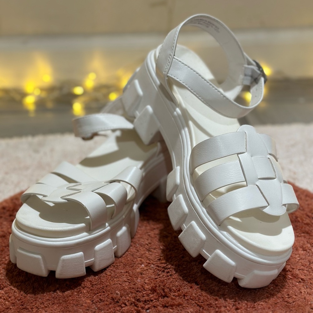 Avril Fisherman Sandals